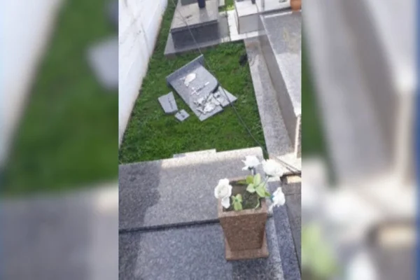 Imagem colorida, O Cemitério Municipal de Erval Velho foi alvo de vandalismo na madrugada de quarta-feira (3) - Metrópoles