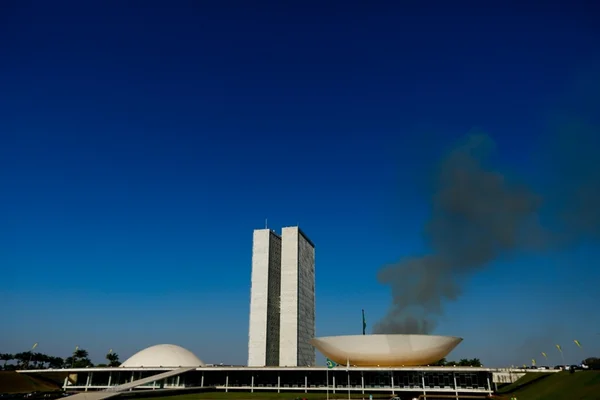 Com ressalvas, 9 dos 11 congressistas do DF defendem nova Previdência