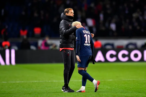 Neymar antecipa festa de aniversário e contraria técnico do PSG
