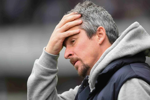 Ex-jogador do Manchester City é condenado por agressão à esposa