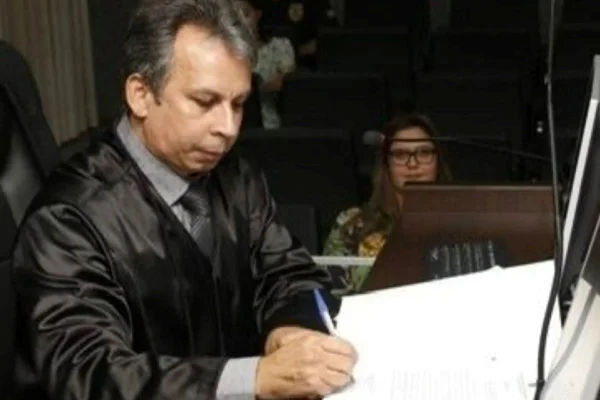 Ex-juiz Alderico Rocha Santos