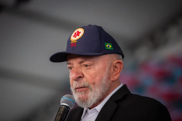 Na medição da popularidade de Lula, o jacaré começa a fechar a boca