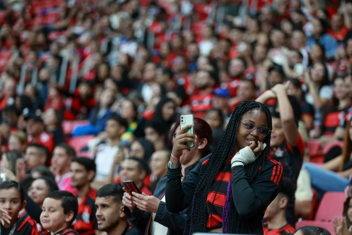 Lorran vira o placar para o Flamengo contra Olimpia. Acompanhe - imagem 17 Lorran vira o placar para o Flamengo contra Olimpia. Acompanhe - imagem 17