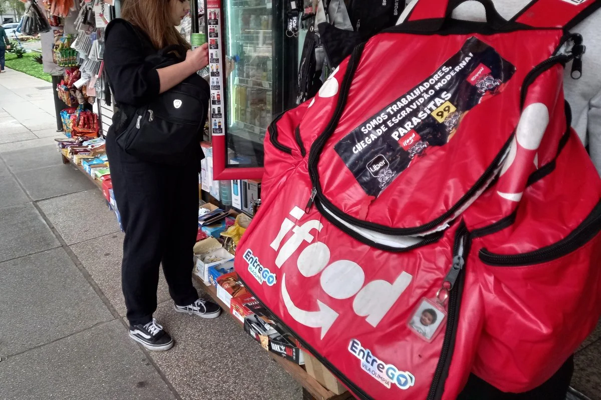 Mochila de entregador do iFood, em São Paulo Mochila de entregador do iFood, em São Paulo