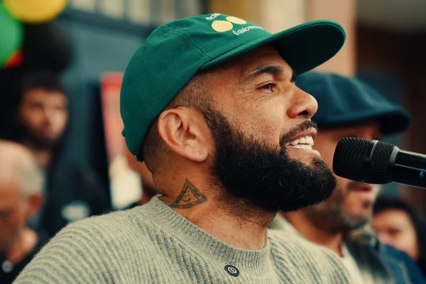 “Minha dupla com Cristo é melhor do que com Messi”, diz Daniel Alves