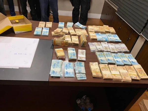 PF acha R$ 463,8 mil em nova busca contra fraudes na saúde em SP