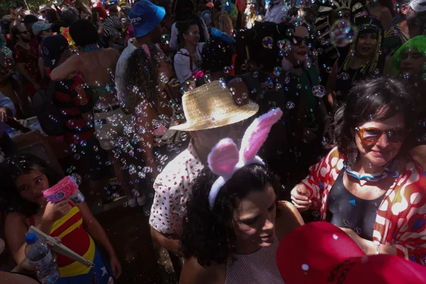 Dois hemisférios em contraste (por Marcos Magalhães)