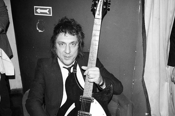 Cachorro Grande demite o guitarrista Marcelo Gross