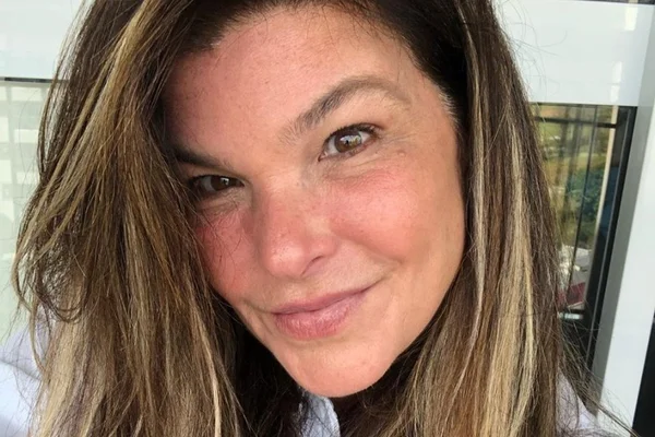 Filha de Cristiana Oliveira faz 32 anos e atriz se emociona na web