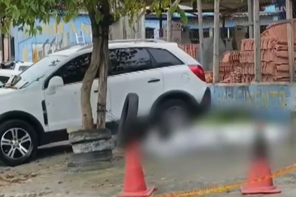 Imagem colorida mostra corpo de segurança executado em São Paulo.