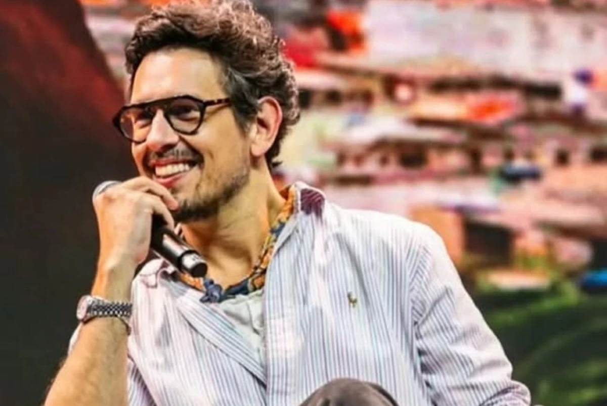 João Vicente revela obsessor de Chay Suede e gera burburinho entre os famosos