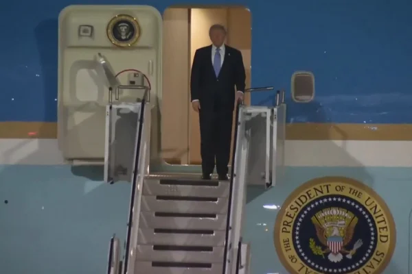 Trump chega a China