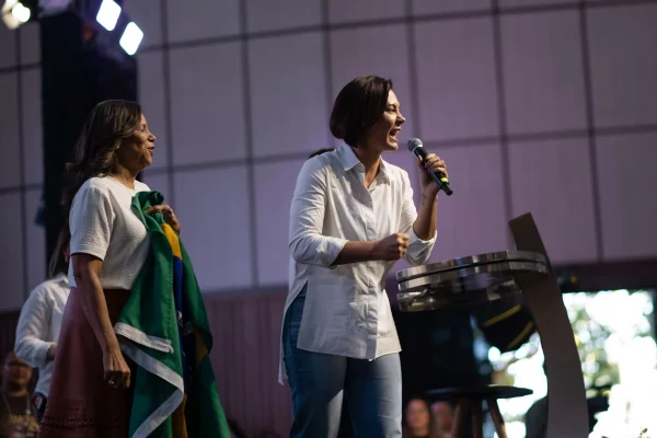 Imagem colorida de Michelle Bolsonaro