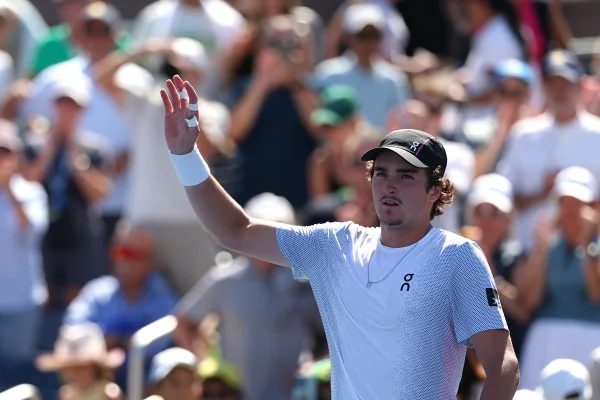 João Fonseca perde para número 22 do mundo e se despede do US Open