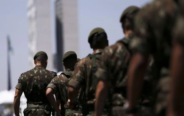 Militares golpistas da reserva usam mais Lula que urnas como desculpa