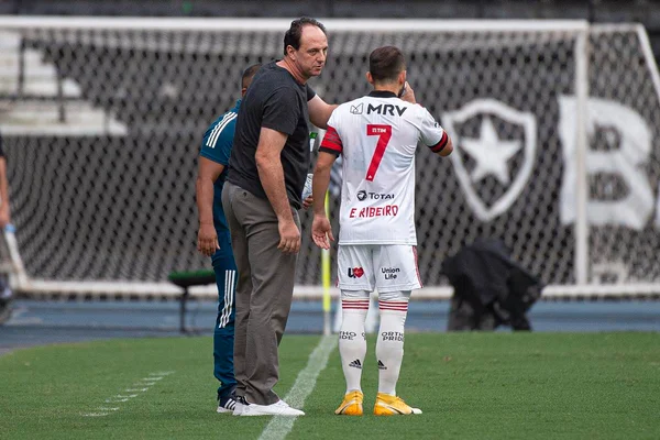 Rogério Ceni e Everton Ribeiro