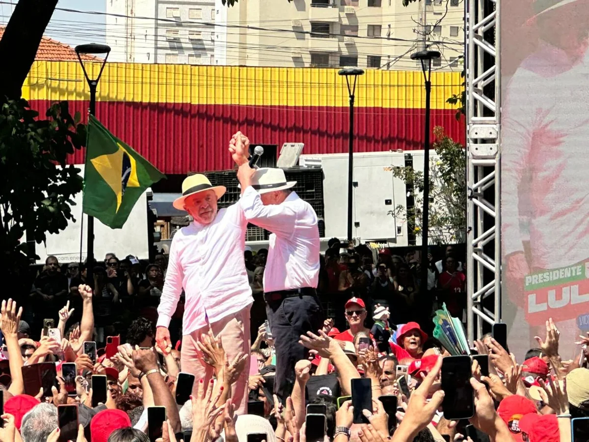 Campanha de Lula no 1º turno passou por crises e teve pacote de bondades - imagem 10 Campanha de Lula no 1º turno passou por crises e teve pacote de bondades - imagem 10