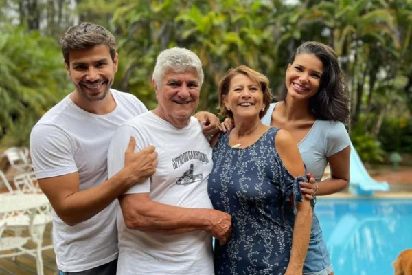 Mariano apresenta Jakelyne para os pais: “Bom ver quem a gente ama juntos”