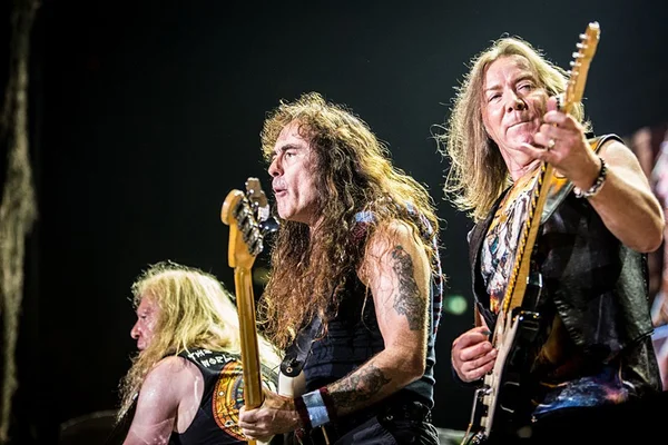 Foto colorida do Iron Maiden - Metrópoles