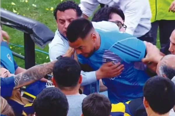 Vídeo: Boca Juniors suspende goleiro e torcedores após confusão