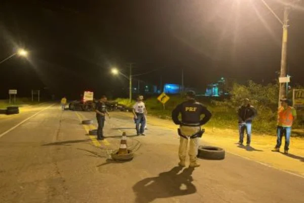 Bahia: trecho de estrada é liberado após interdição de caminhoneiros