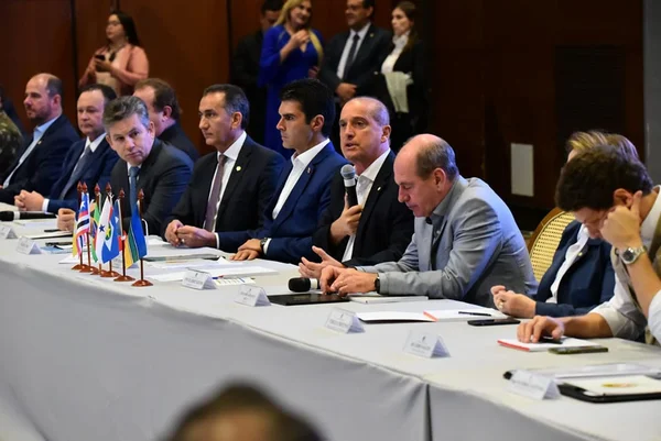 Após reunião com ministros, governadores propõem medidas para Amazônia