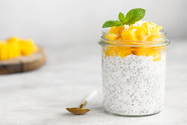 Pote de pudim de chia com manga - Metrópoles