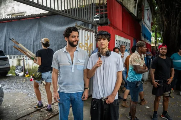 Filho de Wagner Moura reage a especulações sobre apoio a Trump