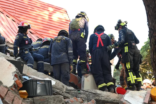 Sobe para 224 o número de mortos em terremoto na Colômbia - destaque galeria Sobe para 224 o número de mortos em terremoto na Colômbia - destaque galeria