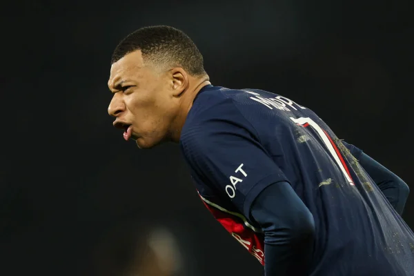 Mbappé, atacante do PSG - Metrópoles