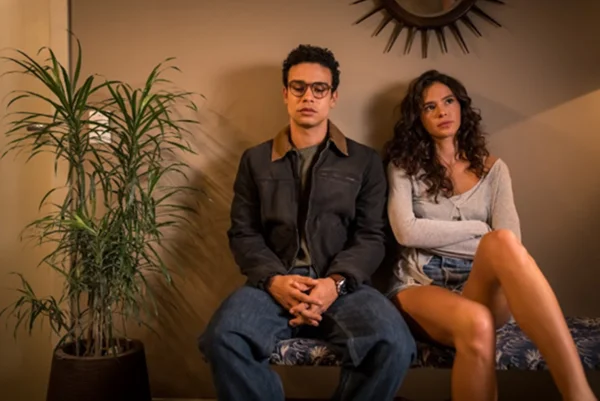 Bruna Marquezine e Sérgio Malheiros na primeira imagem da 2ª temporada de Amor da Minha Vida