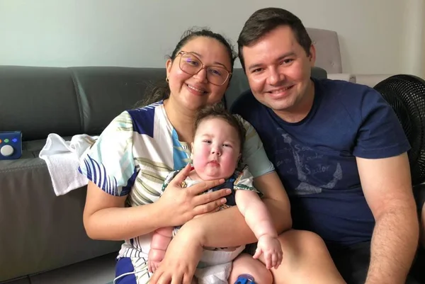 Conheça Carla, mãe do bebê Heitor, que sofre com AME
