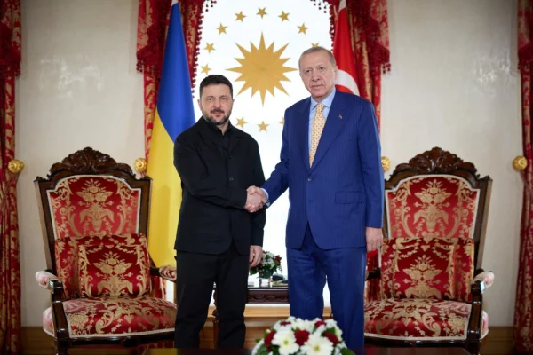 Após ligação com Putin, Erdogan discute trégua na Ucrânia com Zelensky