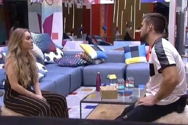 Arthur e Carla Diaz no BBB21