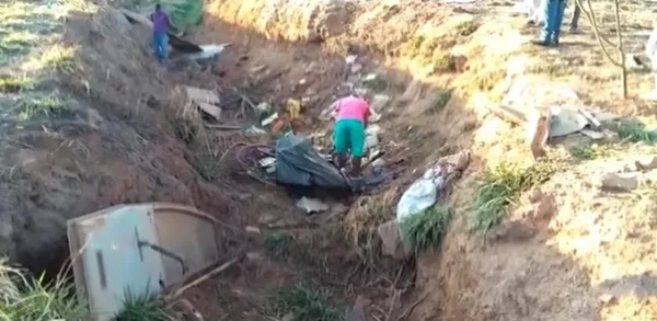 Acidente grave com ônibus deixa mortos e feridos em rodovia de MG