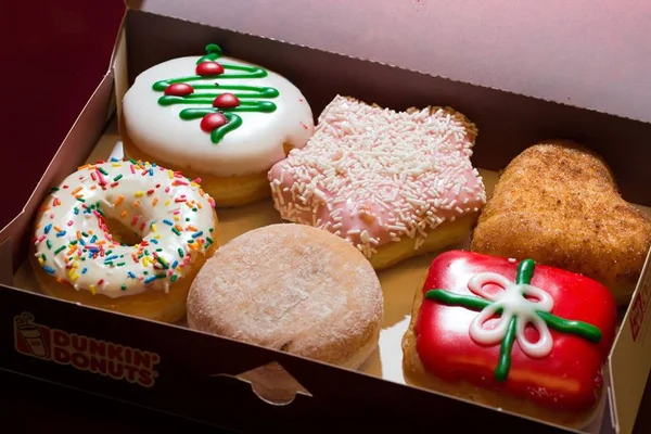 Dunkin’ Donuts lança rosquinhas de rabanada e panetone