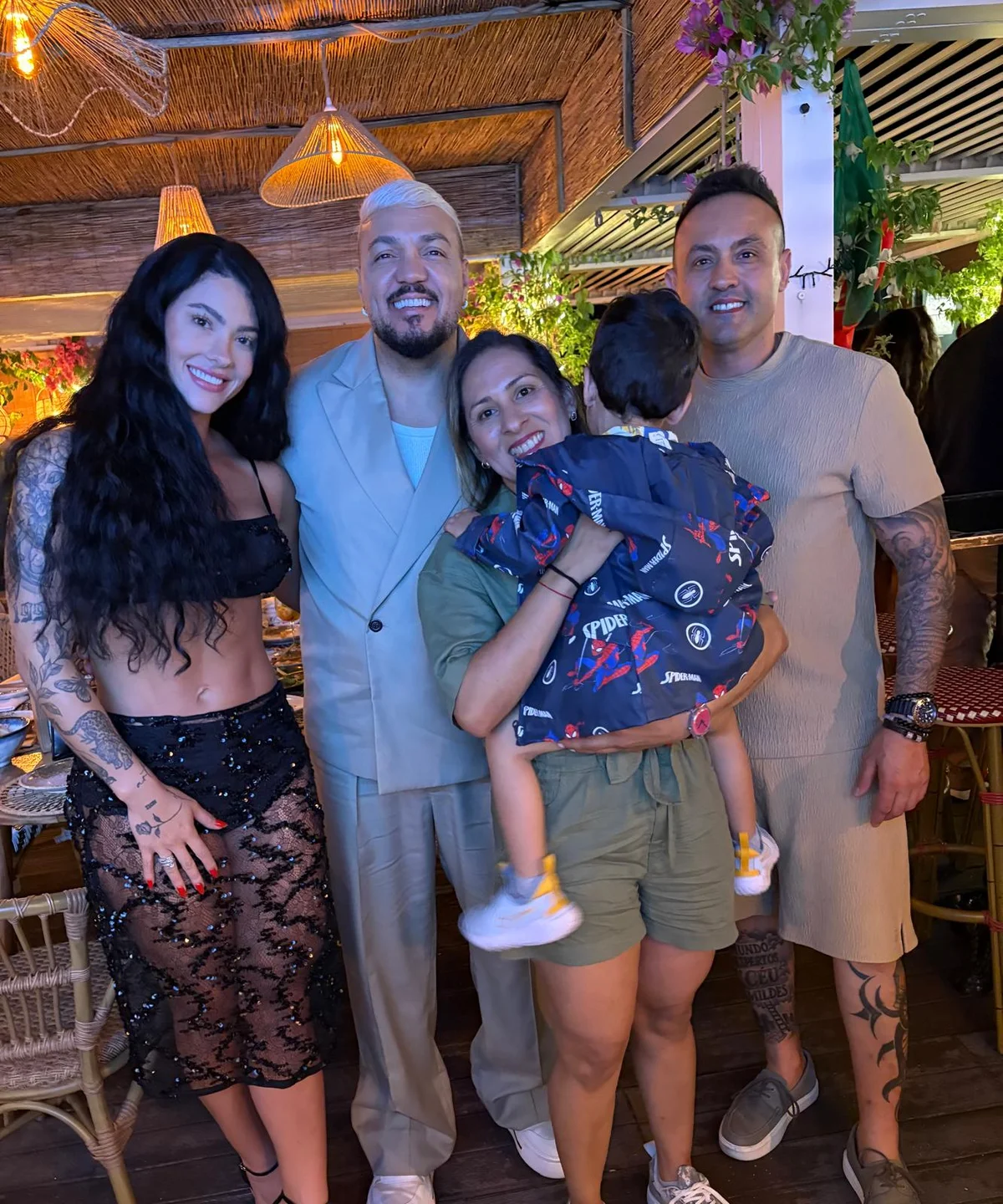 Rayane Figliuzzi, Belo, a madrasta de Rayane, Zion, filho da influencer, e o pai de Rayane