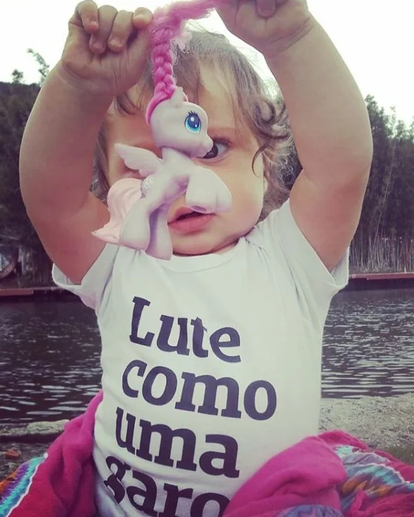 Elis tem apenas 10 meses Elis tem apenas 10 meses