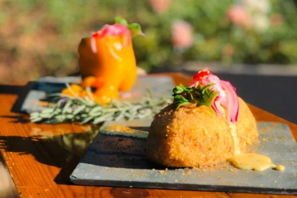 IVV Swine Bar reabre com menu inspirado na gastronomia peruana