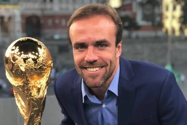 Roger Flores ex-jogador de futebol e comentarista da globo