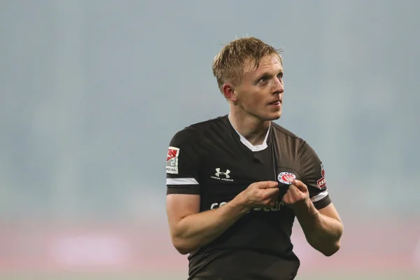 Sem achar fornecedores sustentáveis, St. Pauli produz as próprias camisas