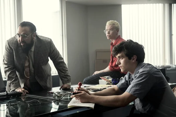 Crítica: o espectador realmente está no controle de Bandersnatch?