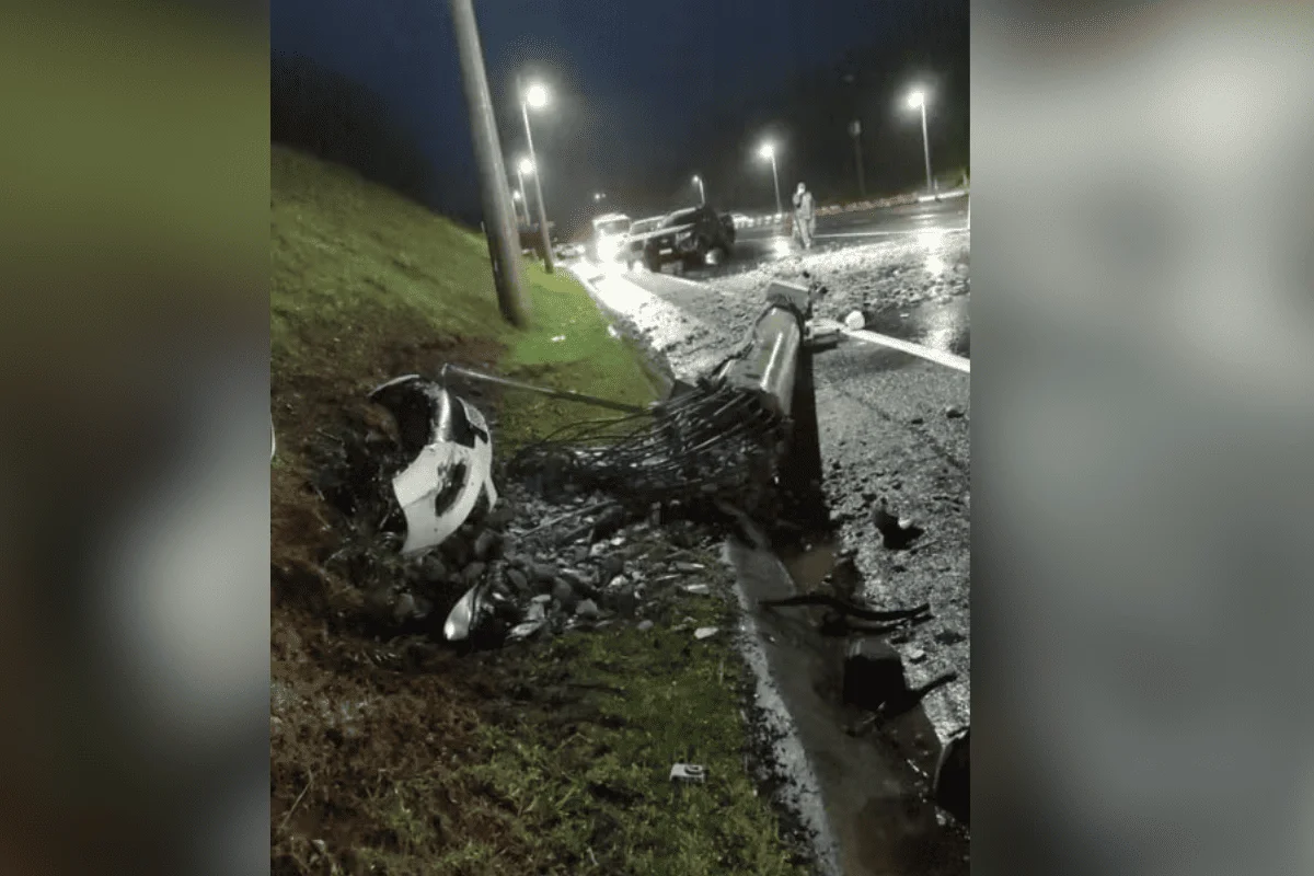 Um homem morreu após bater o carro que dirigia contra um poste na rodovia Assis Chateaubriand, em Indiana, no interior de SP Um homem morreu após bater o carro que dirigia contra um poste na rodovia Assis Chateaubriand, em Indiana, no interior de SP