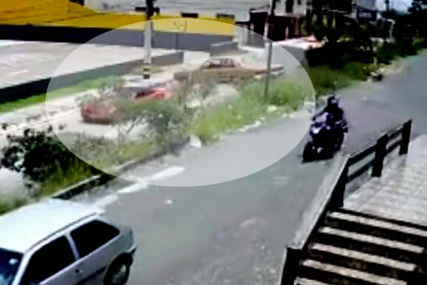 Vídeo: motorista que “voou” por cima de Camaro é preso por embriaguez