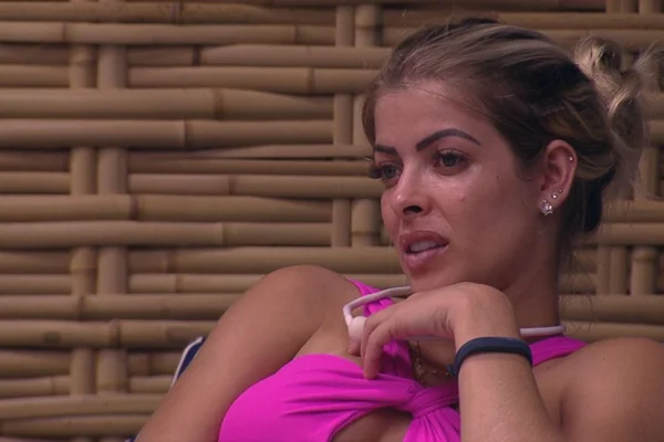 BBB18: Jaqueline posta foto, comete gafe e vira motivo de piada