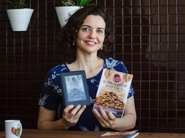 Silvia Noronha publicou por conta própria seu livro Silvia Noronha publicou por conta própria seu livro