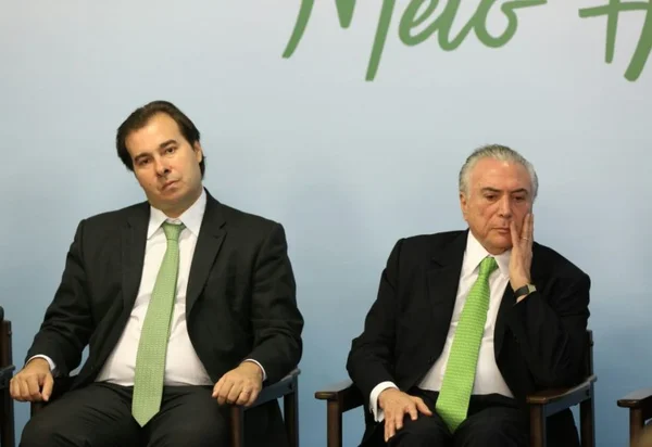 Temer e Maia se reúnem para tratar de Eletrobras e reoneração da folha