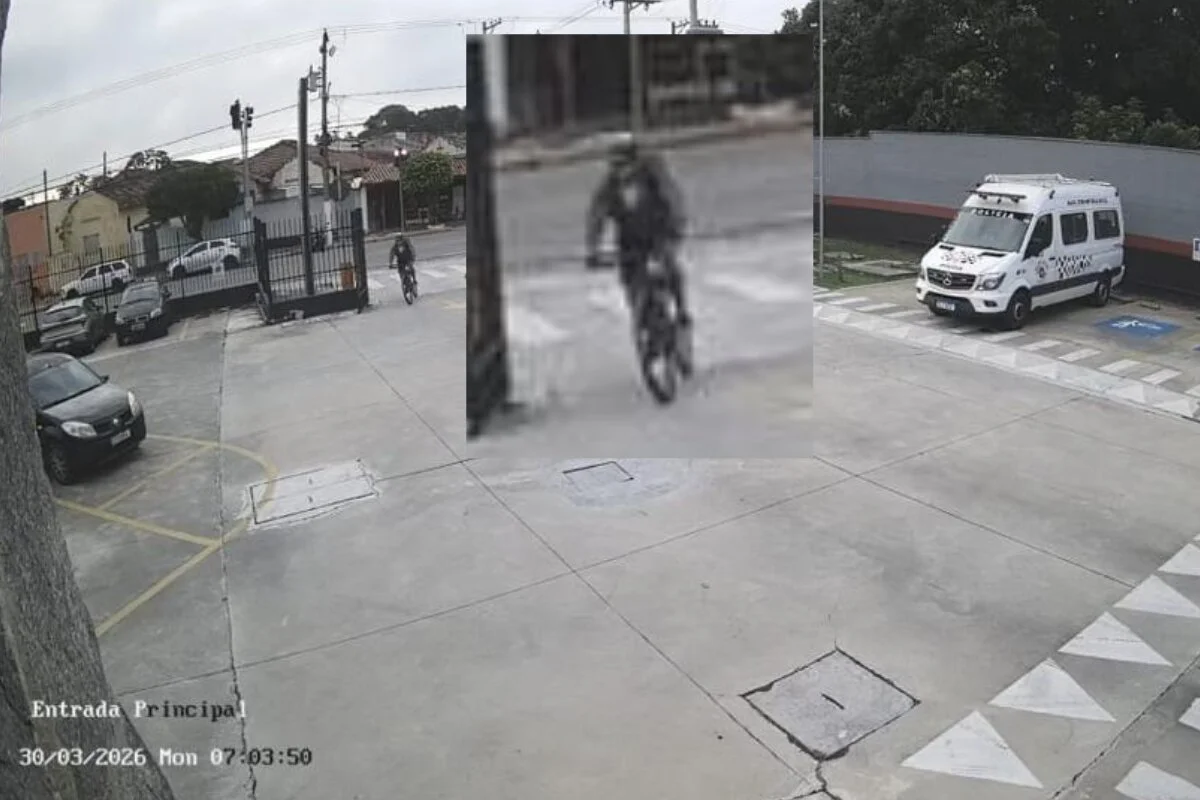 Início previsto para as 04h45min; apresentação efetiva às 07h03min
(atraso de 02h18min); chegou de bicicleta Início previsto para as 04h45min; apresentação efetiva às 07h03min
(atraso de 02h18min); chegou de bicicleta