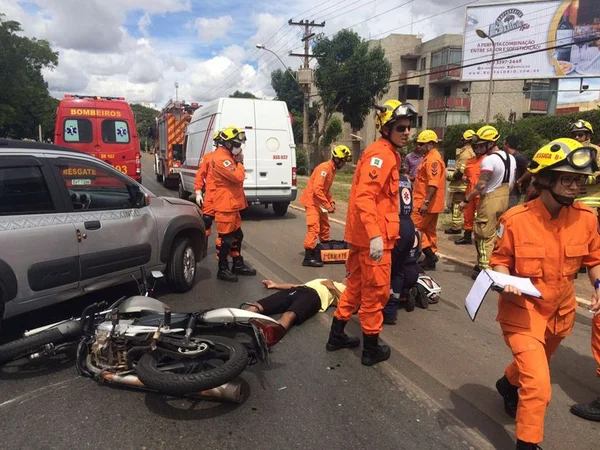 Cinco acidentes envolvendo motociclistas no DF mobilizam os bombeiros