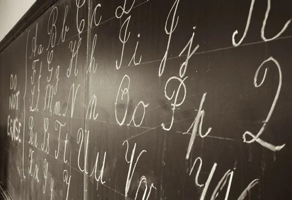 Apenas dois estados cumprem a meta do Ideb no ensino médio